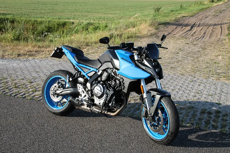 Suzuki GSX-8S (2024)