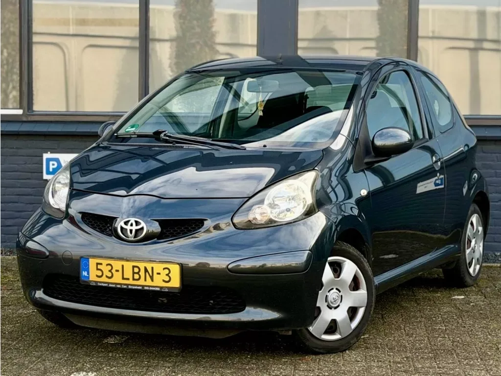 Toyota Aygo (2006) — foto 1