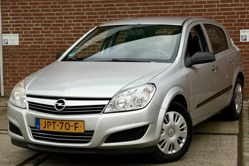 Opel Astra (2009)