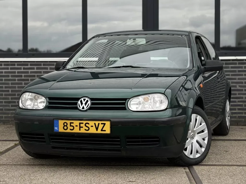 Volkswagen Golf (2000) — foto 1