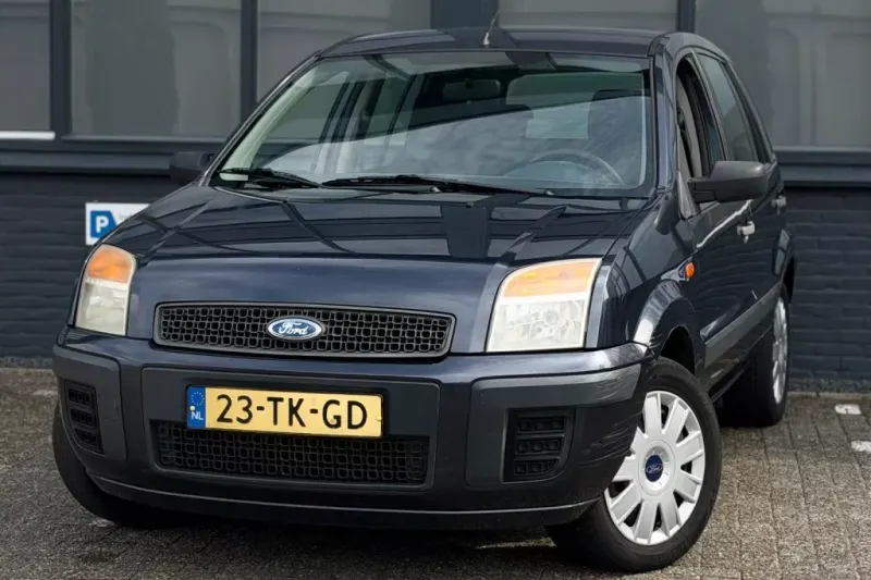 Ford Fusion (2006)