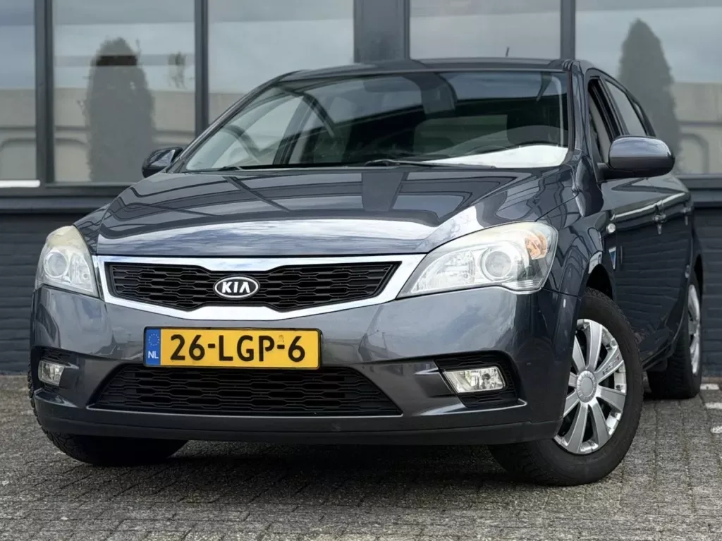 Kia Ceed (2010) — foto 1