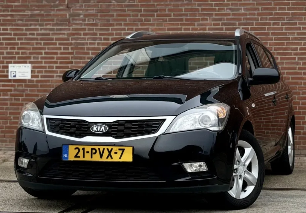 Kia Ceed (2011) — foto 1