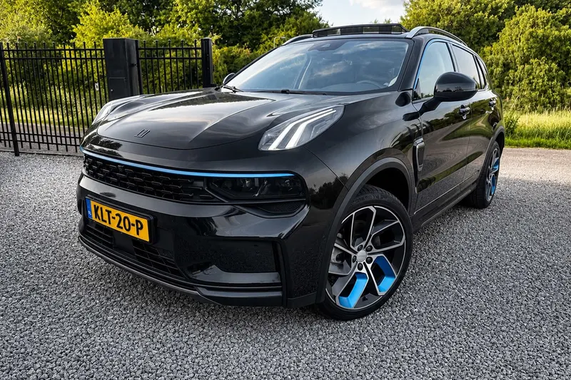 Lynk & Co 01 (2023)