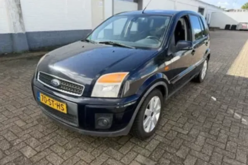 Ford Fusion (2006)