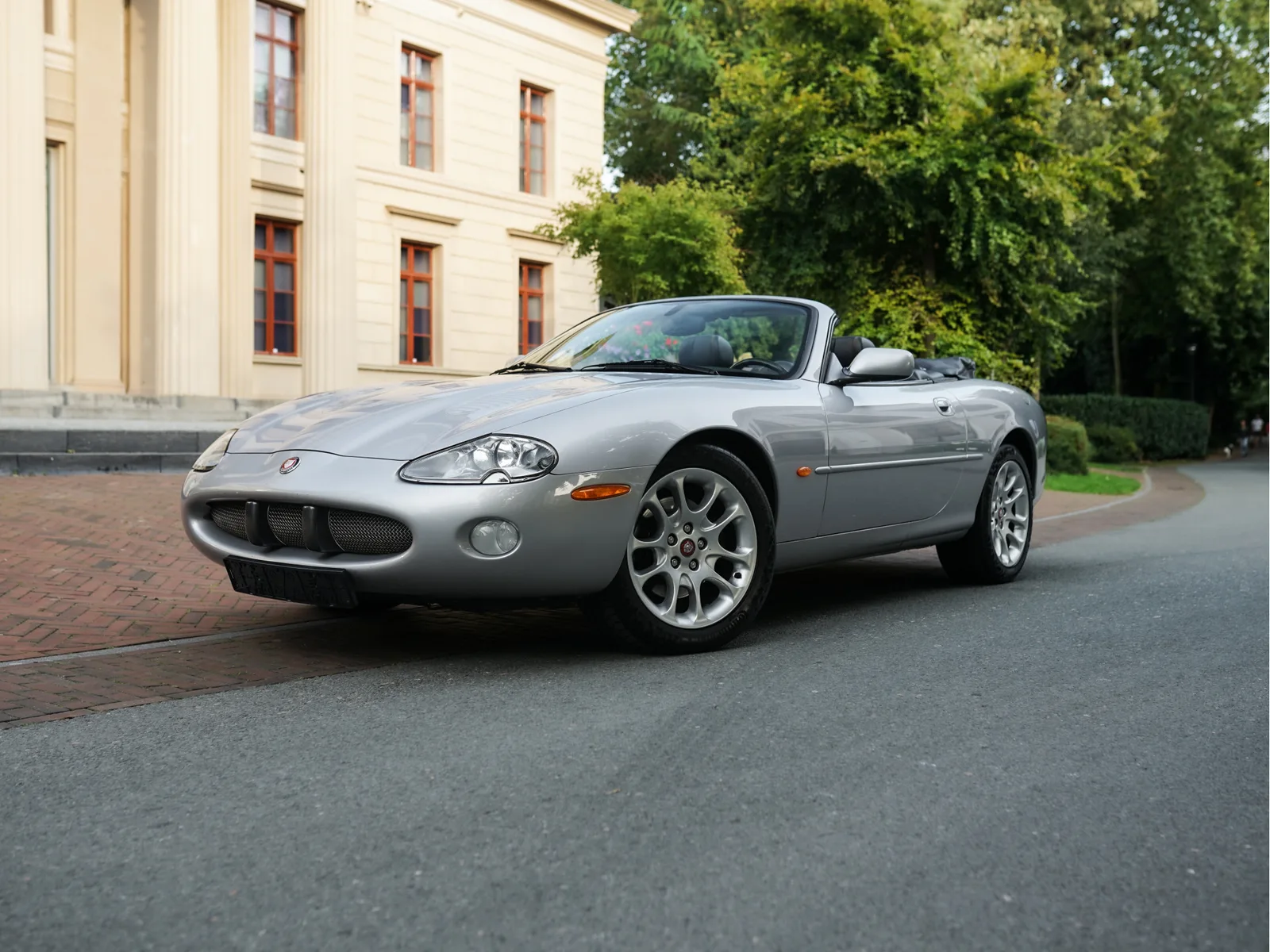 Jaguar XKR (2001) — foto 1