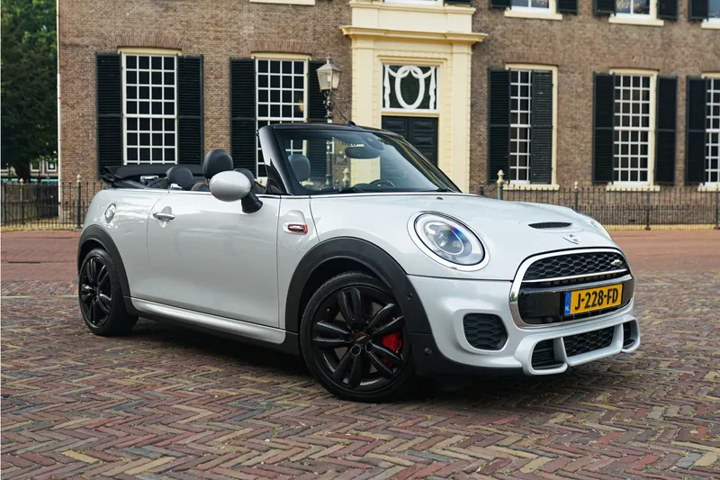MINI Cabrio (2018)
