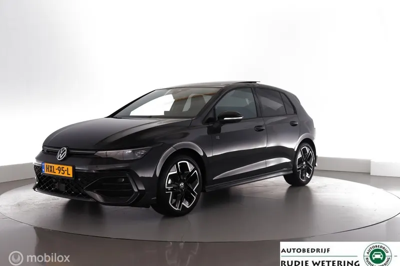 Volkswagen Golf (2024)