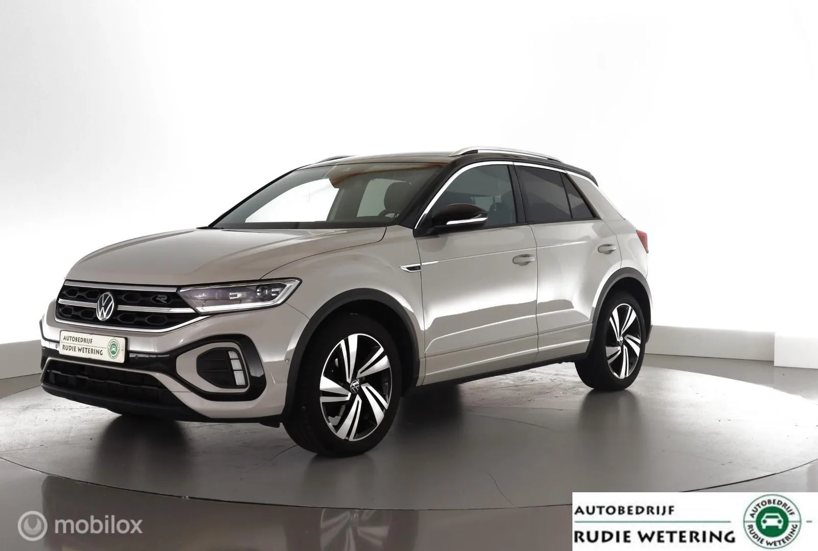 Volkswagen T-Roc (2023) — foto 1