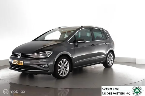 Volkswagen Golf (2018) — foto 1