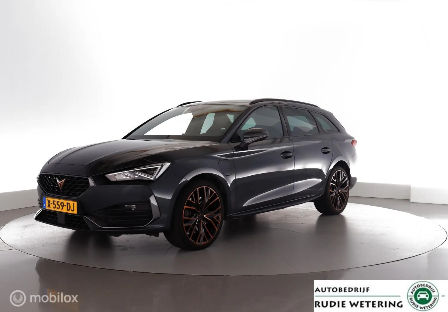 CUPRA Leon Sportstourer (2021) — foto 1