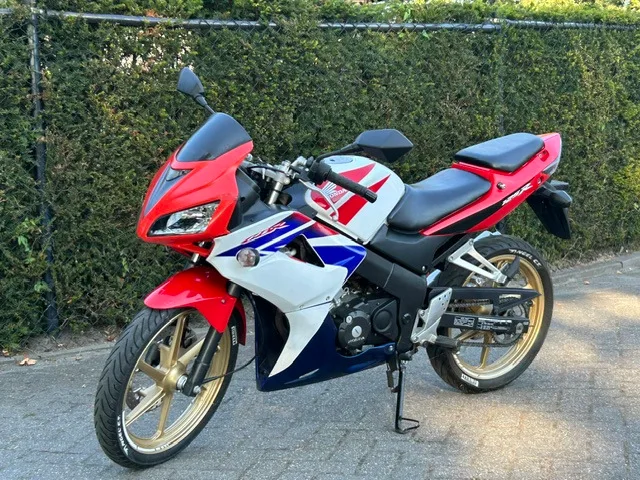 Honda CBR125R (2007) — foto 1