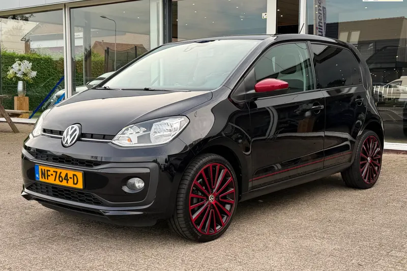 Volkswagen Up! (2017)