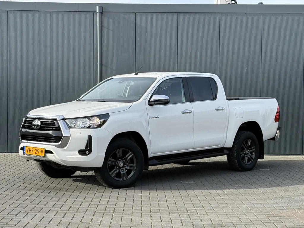 Toyota Hilux (2021) — foto 1