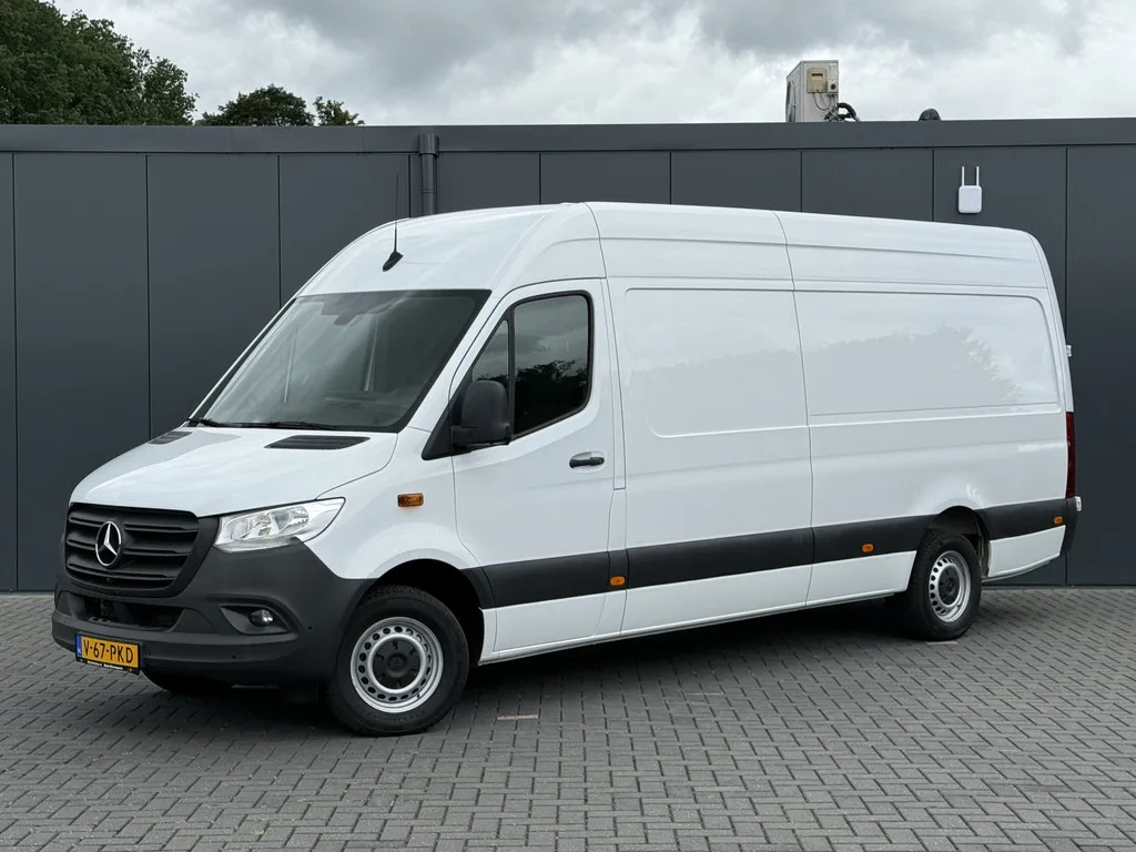 Mercedes-Benz Sprinter (2023) — foto 1