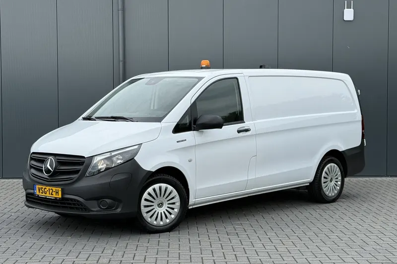 Mercedes-Benz eVito (2023)