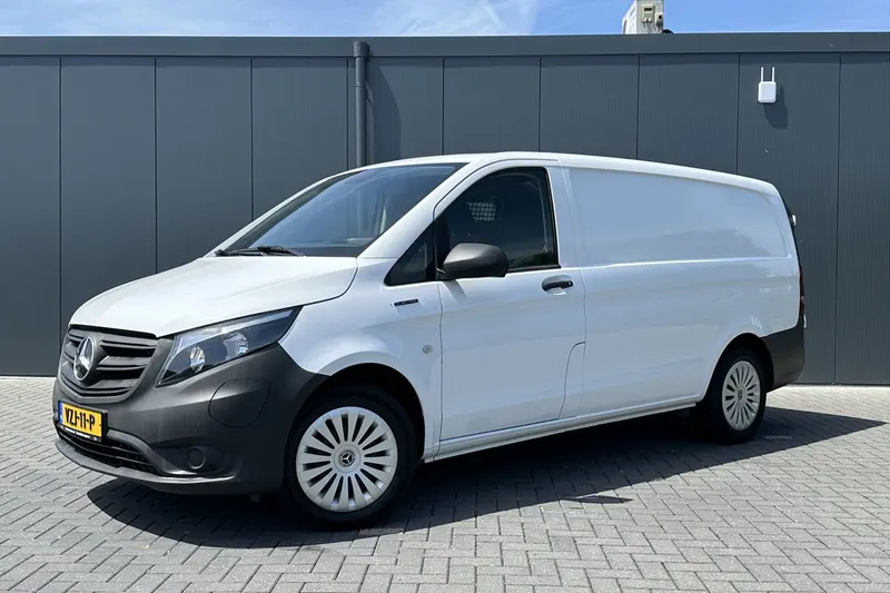 Mercedes-Benz eVito (2023)