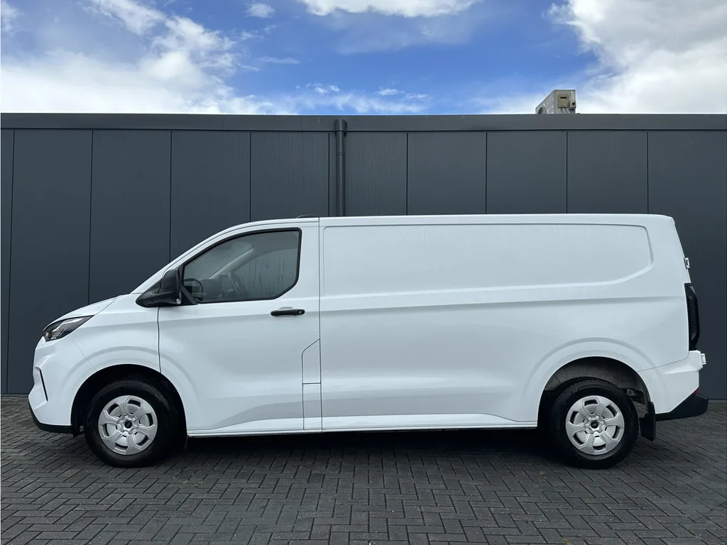 Ford Transit (2024) — foto 1