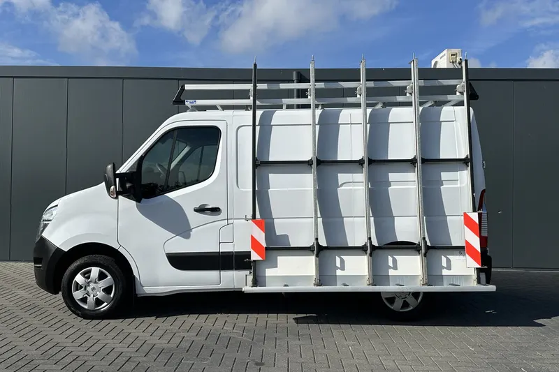 Nissan NV400 (2021)