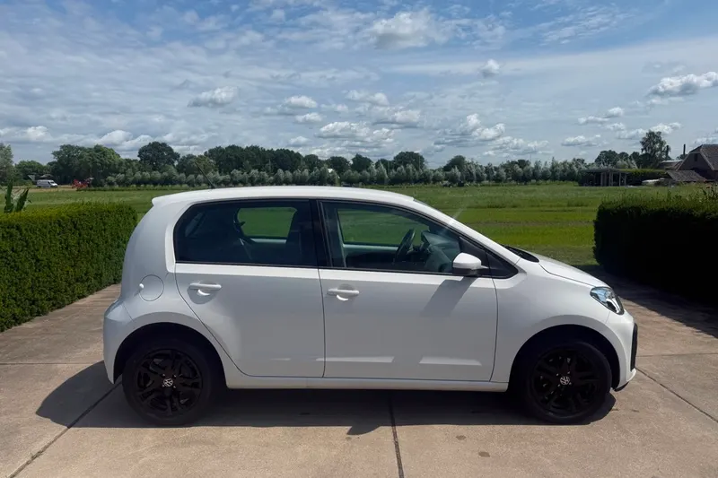 Volkswagen Up! (2019)