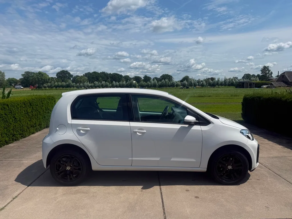 Volkswagen Up! (2019) — foto 1