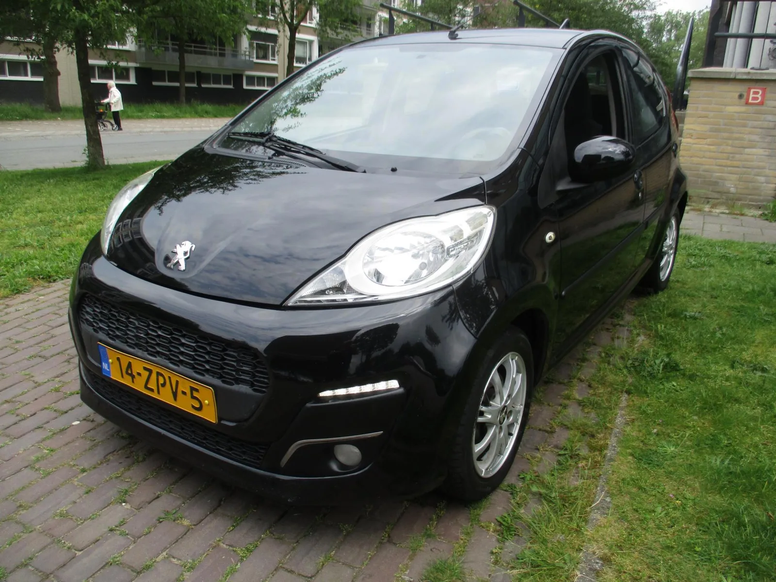 Peugeot 107 (2013) — foto 1