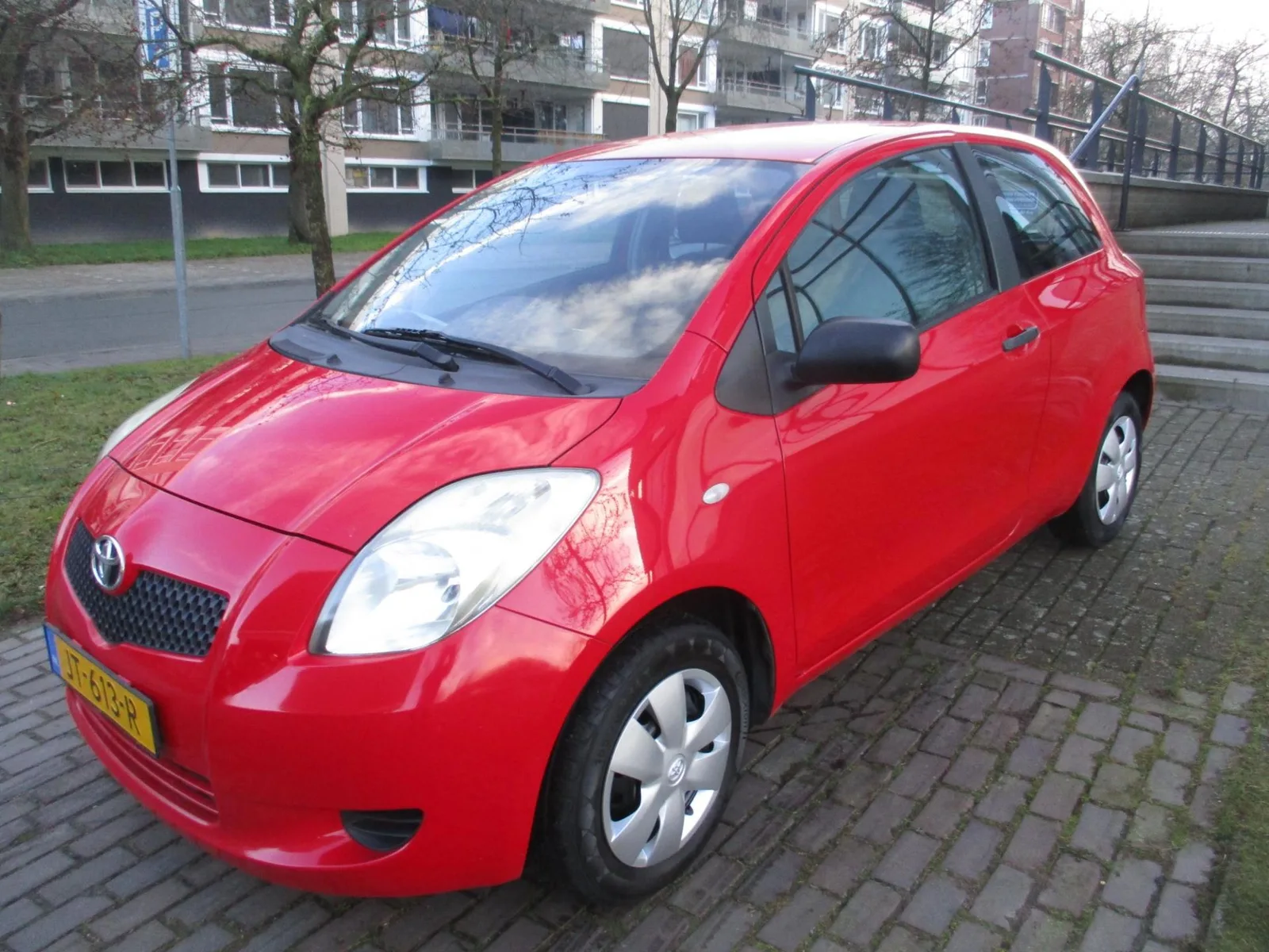 Toyota Yaris (2006) — foto 1