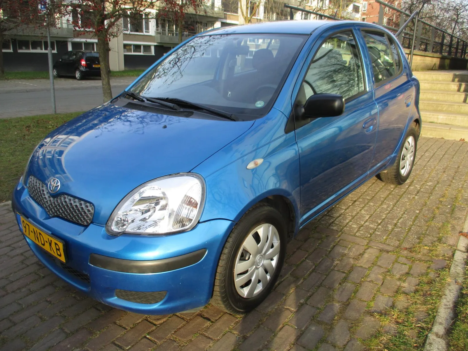 Toyota Yaris (2003) — foto 1