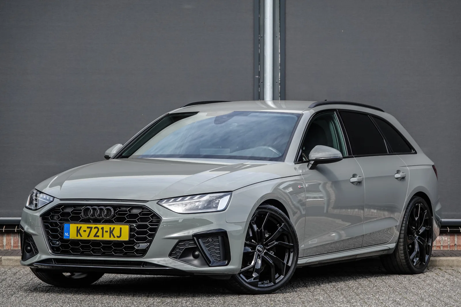 Audi A4 (2021) — foto 1