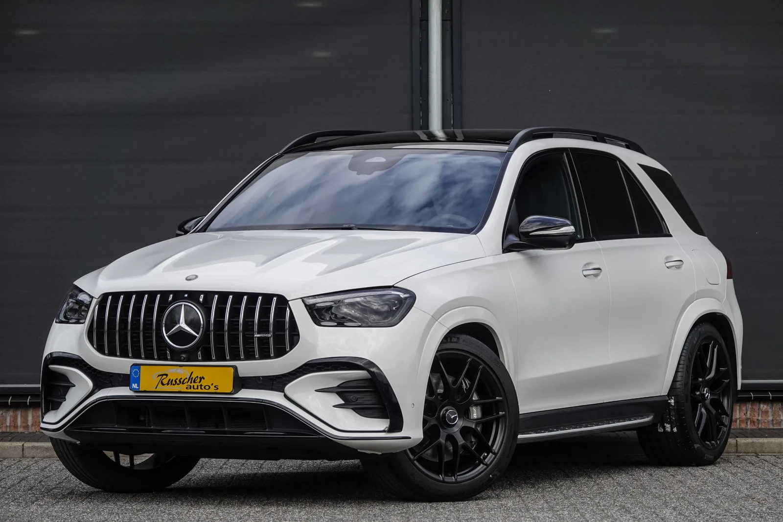 Mercedes-Benz GLE (2024) — foto 1