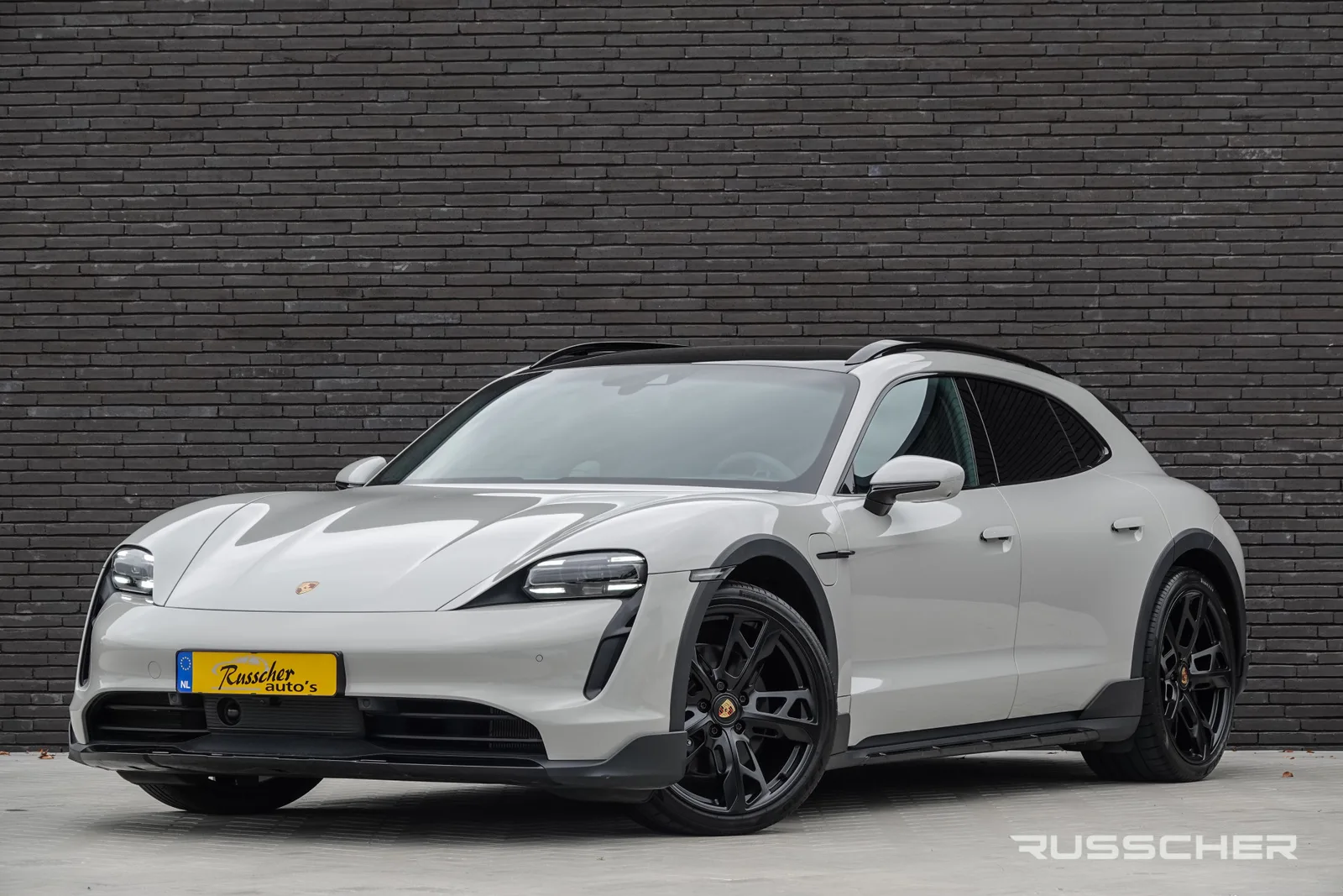 Porsche Taycan (2023) — foto 1