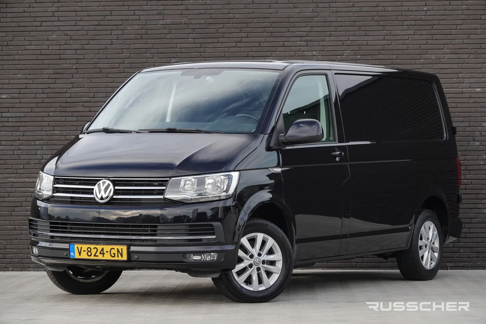 Volkswagen Transporter (2017) — foto 1