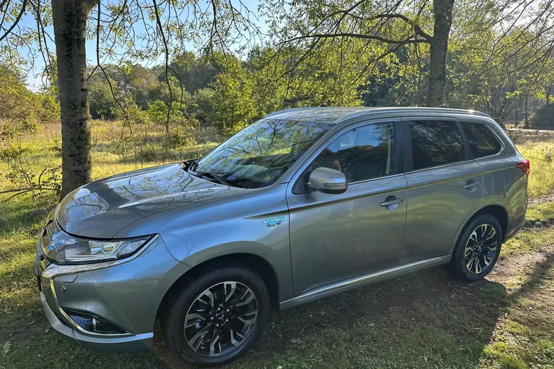 Mitsubishi Outlander (2015)