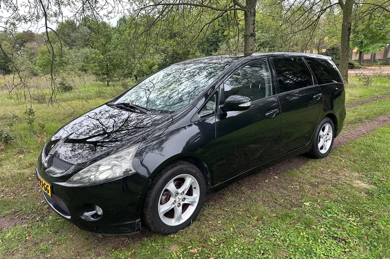 Mitsubishi Grandis (2005)