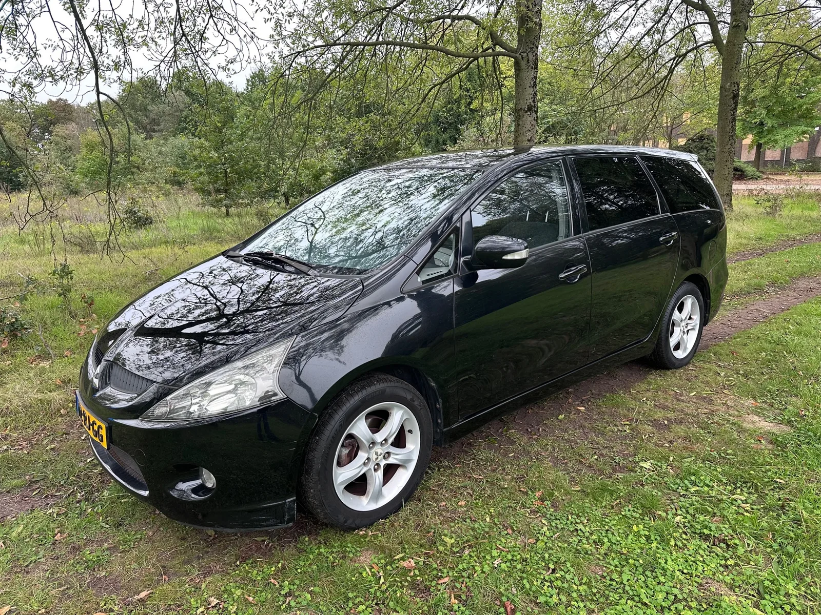 Mitsubishi Grandis (2005) — foto 1