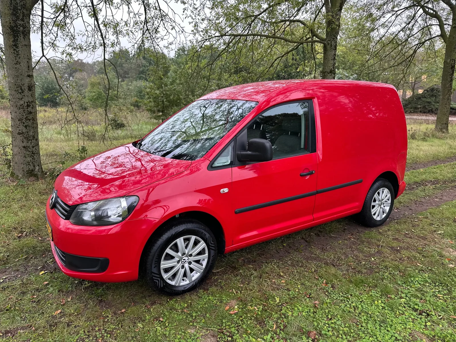 Volkswagen Caddy (2011) — foto 1