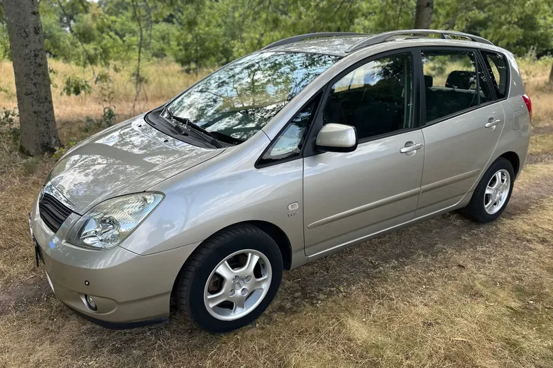 Toyota Corolla Verso (2003)