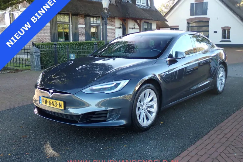 Tesla Model S (2017)