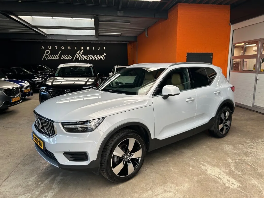 Volvo XC40 (2019) — foto 1