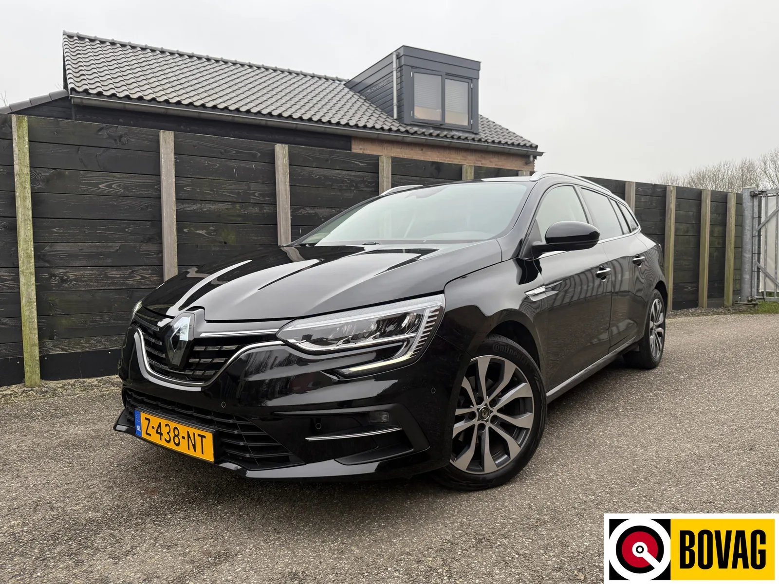 Renault Mégane (2024) — foto 1