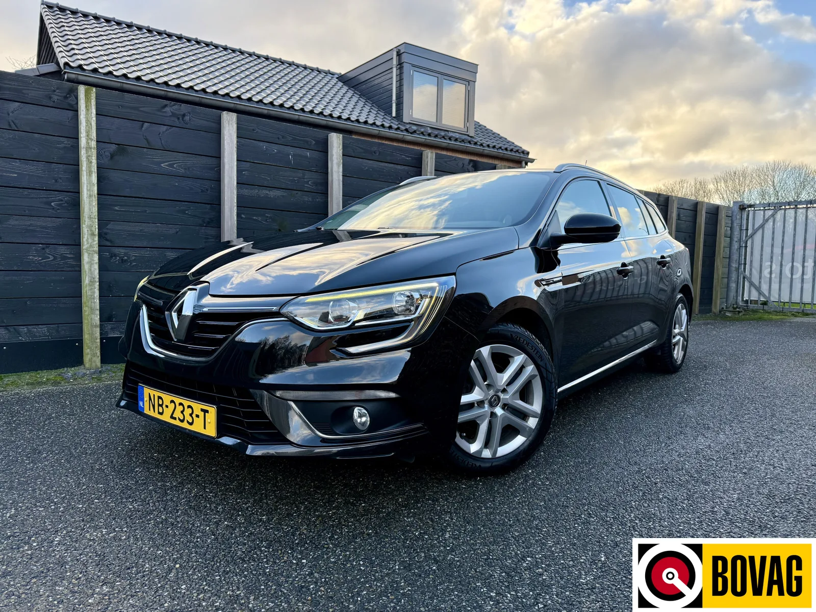 Renault Mégane (2017) — foto 1