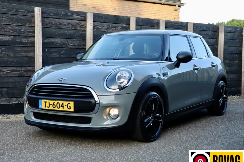 MINI One (2018)