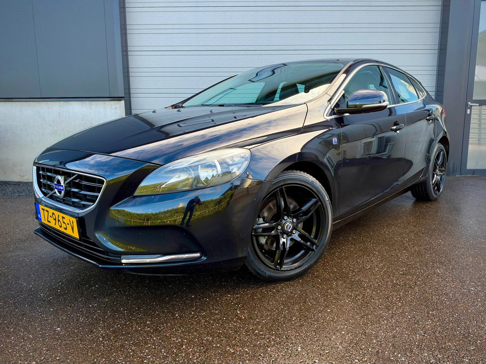 Volvo V40 (2015) — foto 1