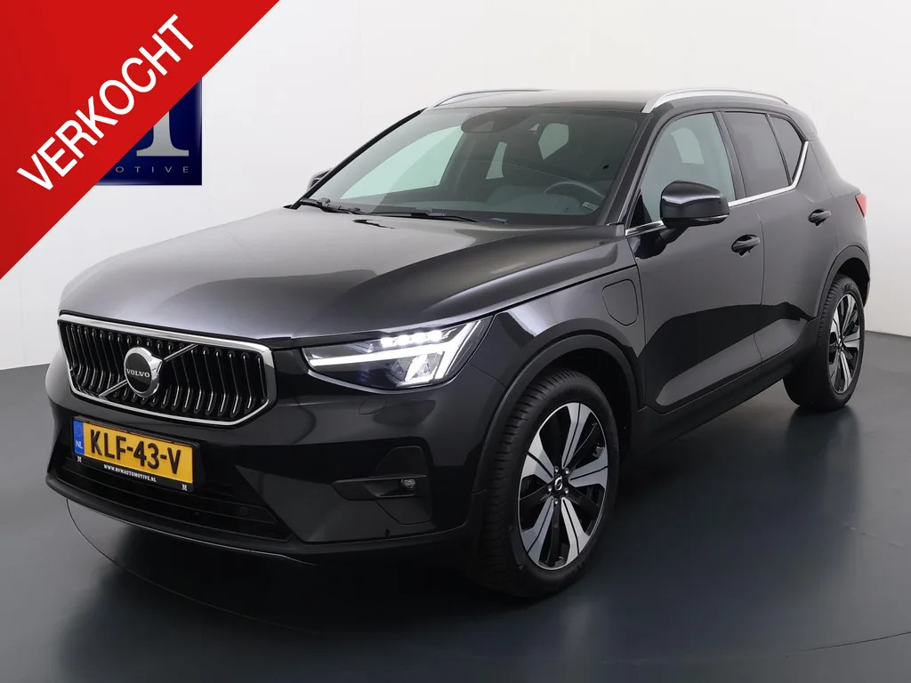 Volvo XC40 (2023) — foto 1