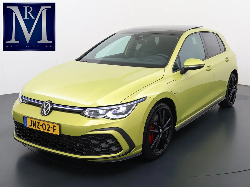 Volkswagen Golf (2021) — foto 1