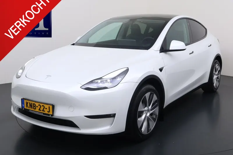 Tesla Model Y (2023)