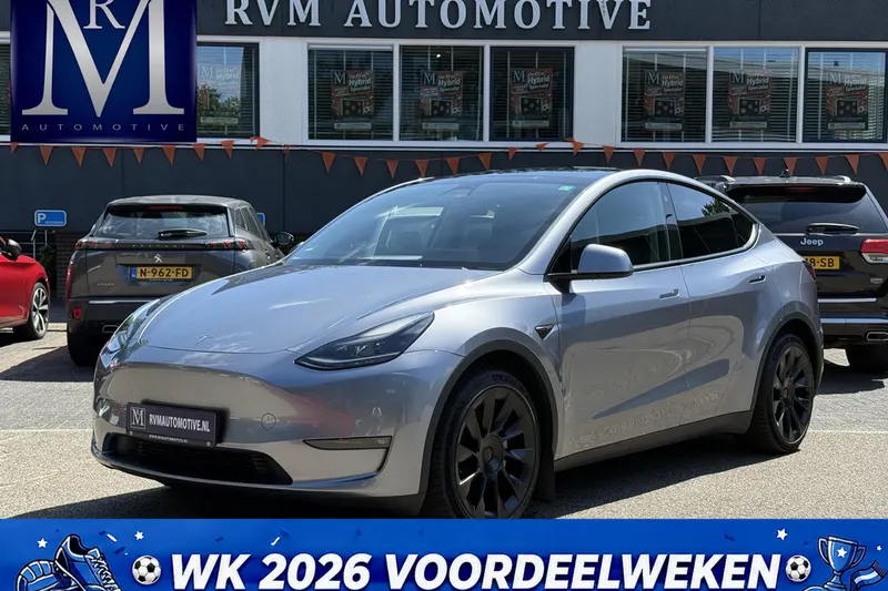 Tesla Model Y (2024)
