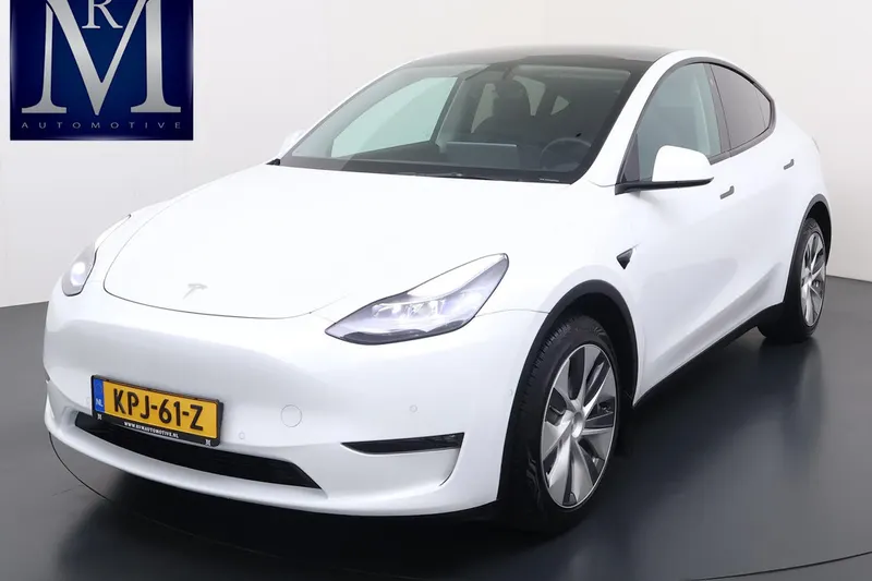 Tesla Model Y (2022)