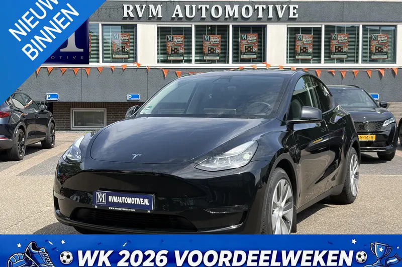Tesla Model Y (2024)