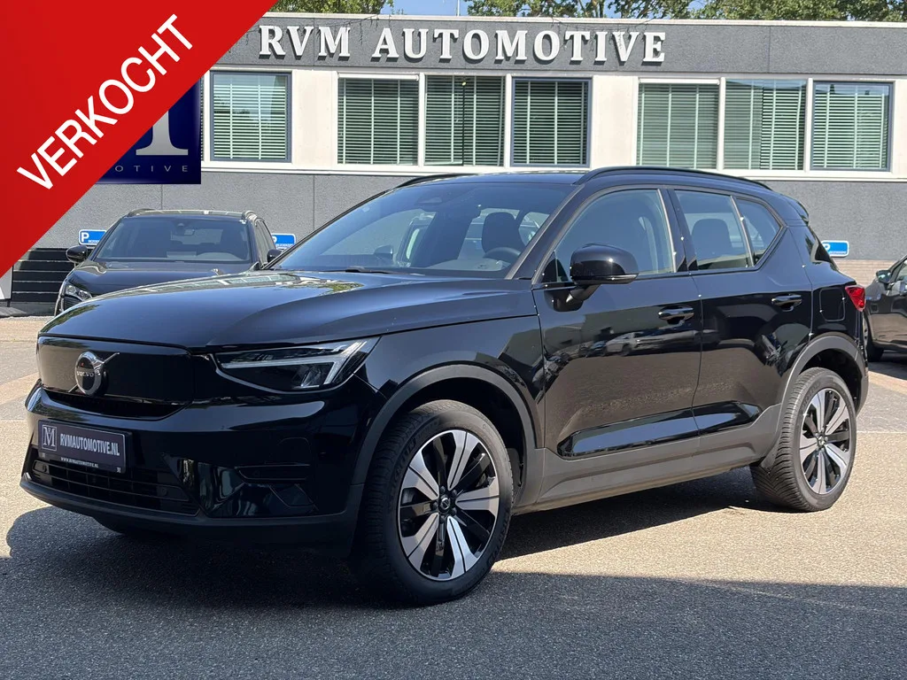 Volvo XC40 (2023) — foto 1